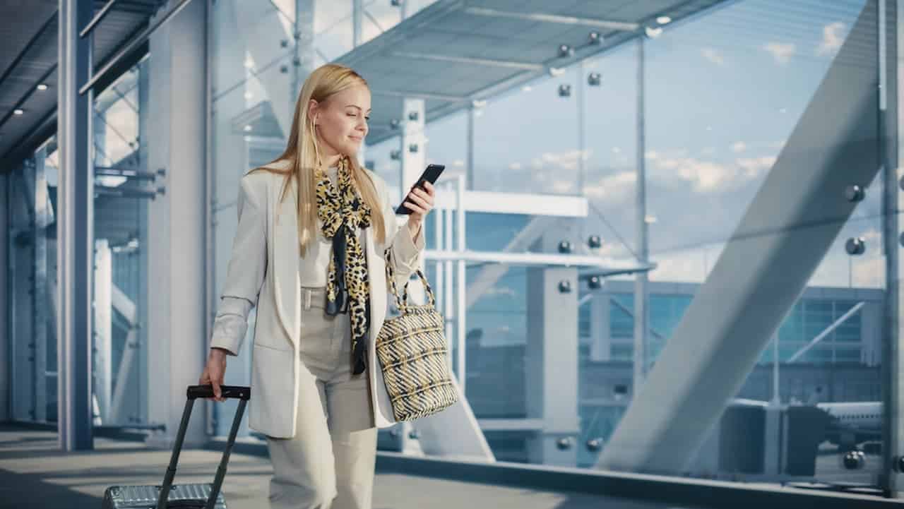 Vai viajar para o exterior? Saiba qual é a melhor opção de conta digital internacional
