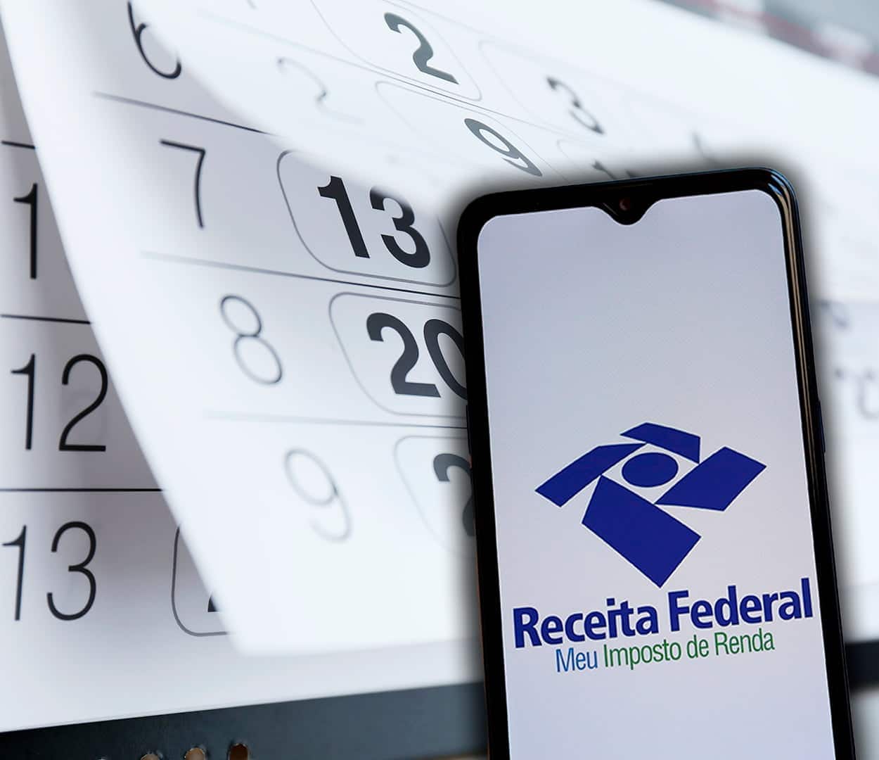 Montagem com folhas de calendário ao fundo e um celular com o logo da receita federal na frente