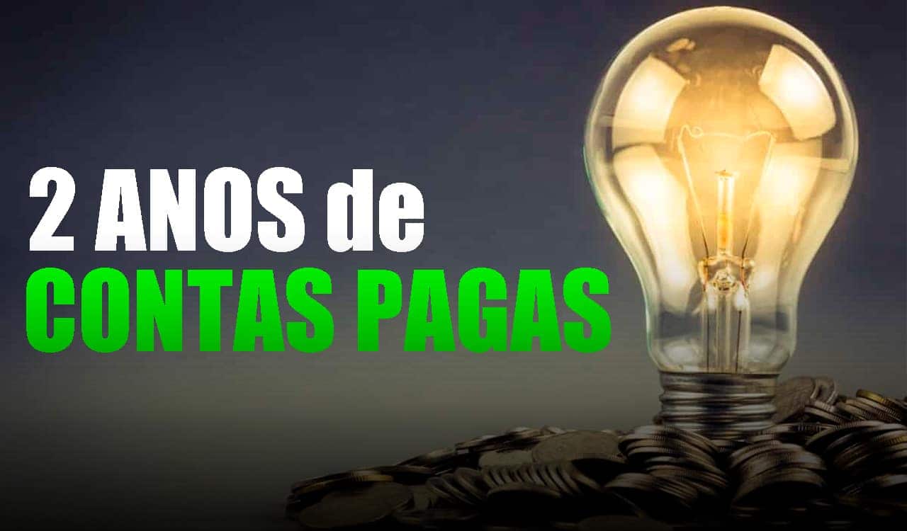Lâmpada acessa ao lado dos dizeres "2 anos de contas pagas"