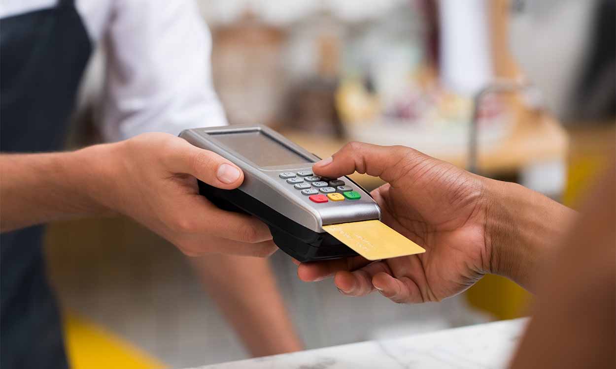 É permitido comprar ou vender uma maquininha de cartão usada?