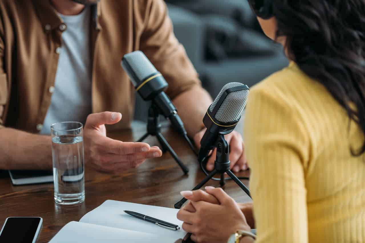 A casa caiu! Canais no YouTube são investigados por falas polêmicas; saiba quais são