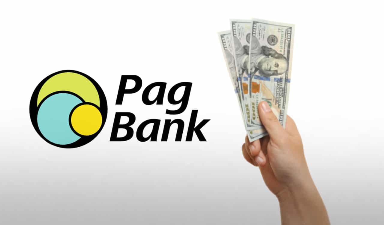 Logo do Pagbank e mão segurado notas de dinheiro