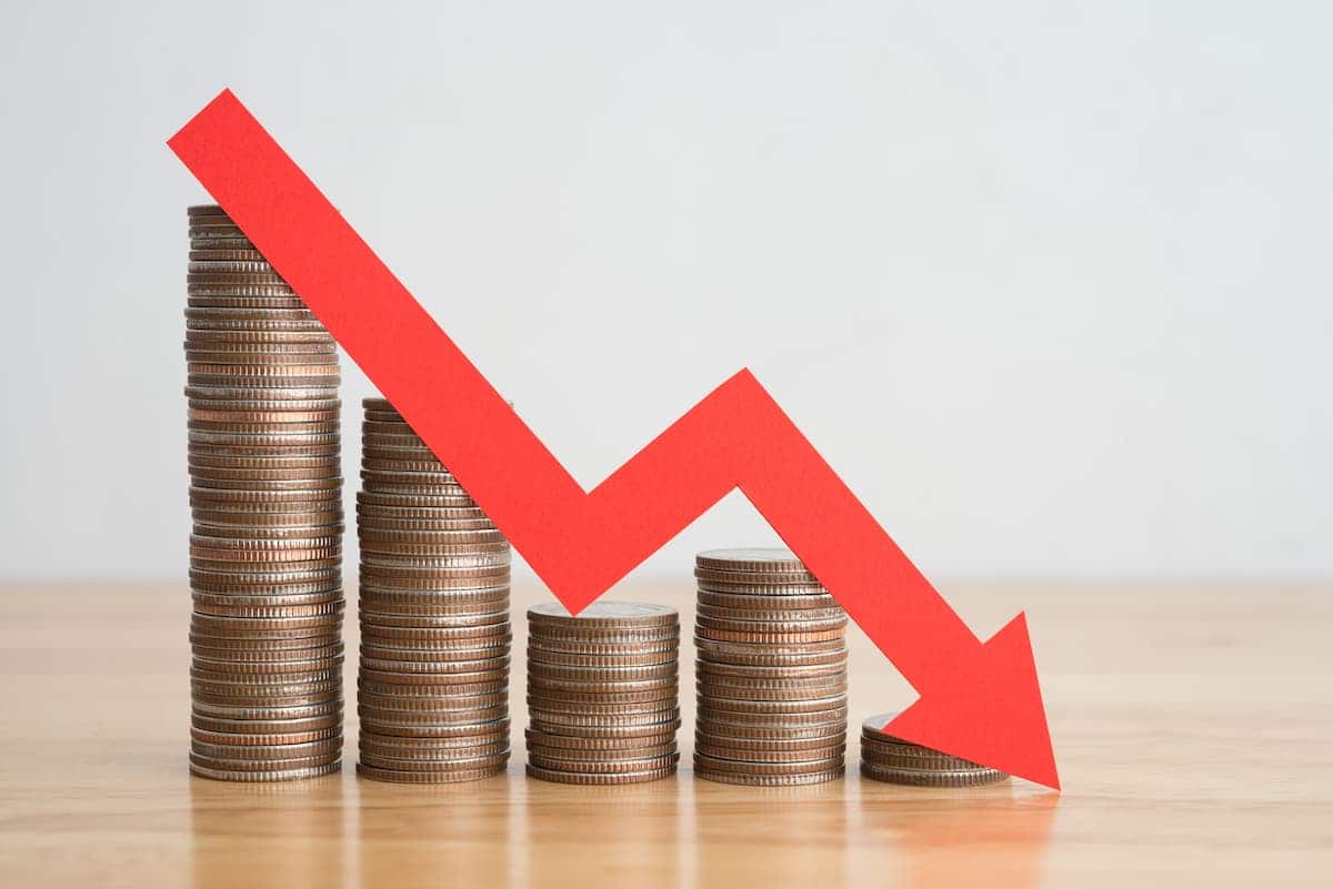 Dólar e bolsa registram alta impulsionada por dados do PIB e conflito na Ucrânia