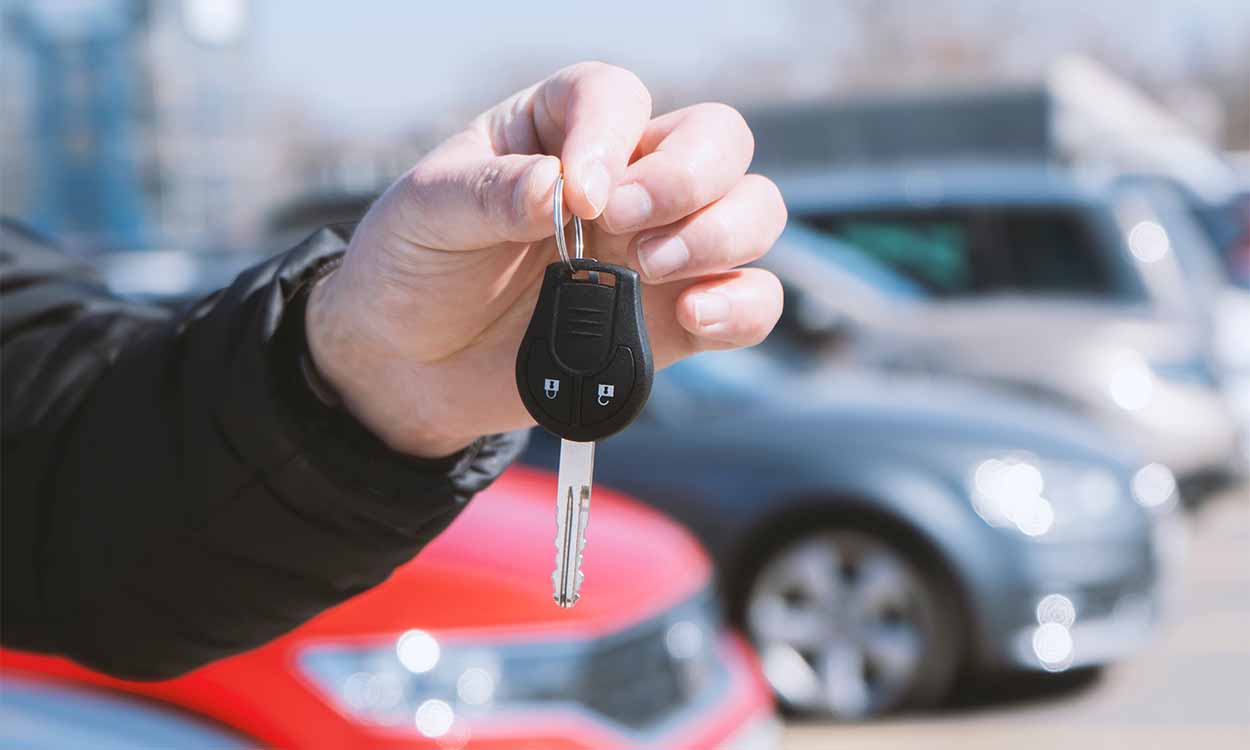 Faz 11 anos que os carros não ficavam tão baratos como atualmente; veja o porquê