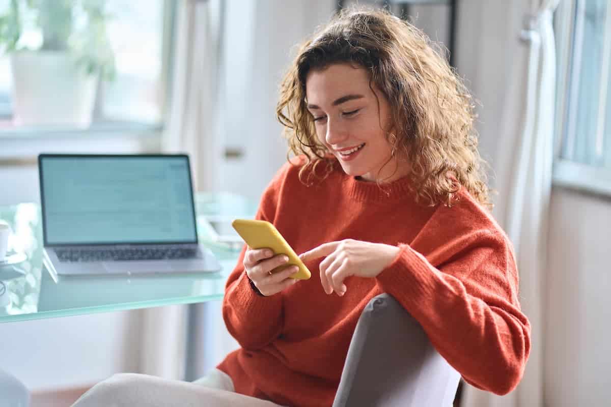 Cliente Mercado Pago utilizando aplicativo em celular