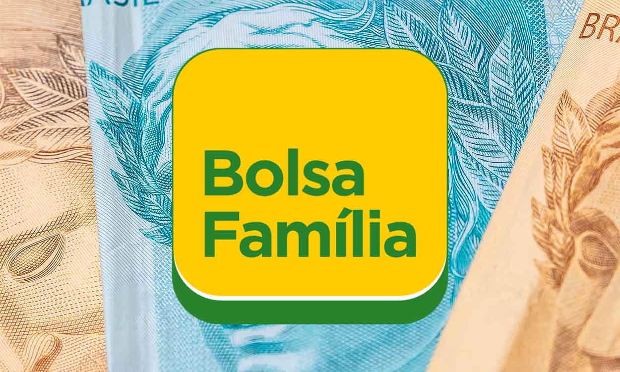 Notas de dinheiro ao fundo com zoom. Ao centro, logo do Bolsa Família.