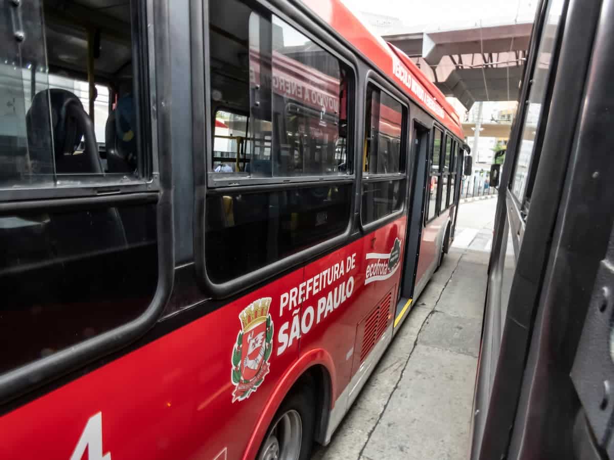 Ônibus da cidade de São Paulo estacionado