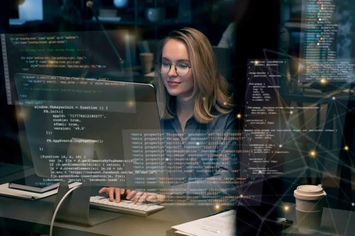 Quer ganhar em dólar? EUA estão recrutando desenvolvedores brasileiros com salários de até US$ 110 mil