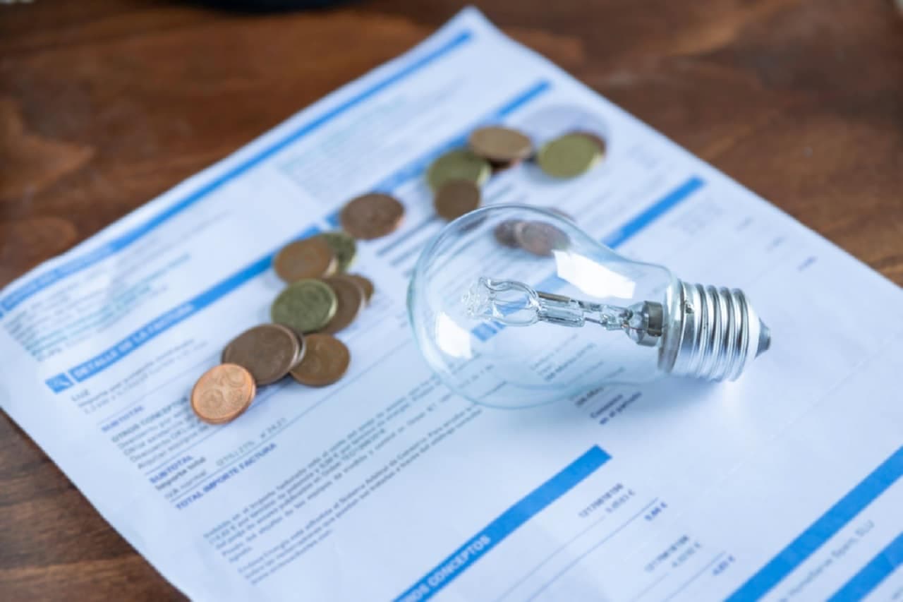 Como funciona empréstimo na conta de luz? Vale a pena?