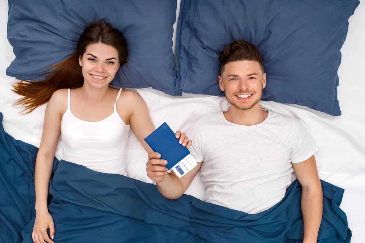 Companhia aérea inova e pÔe cama de casal em aviÔes; confira