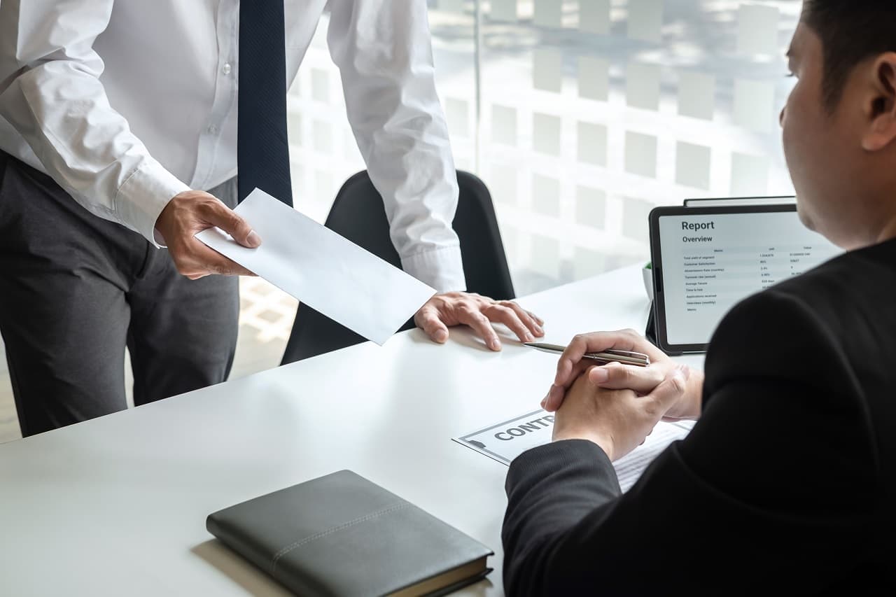Rescisão trabalhista: o que acontece se a empresa não fizer o pagamento em até 10 dias?