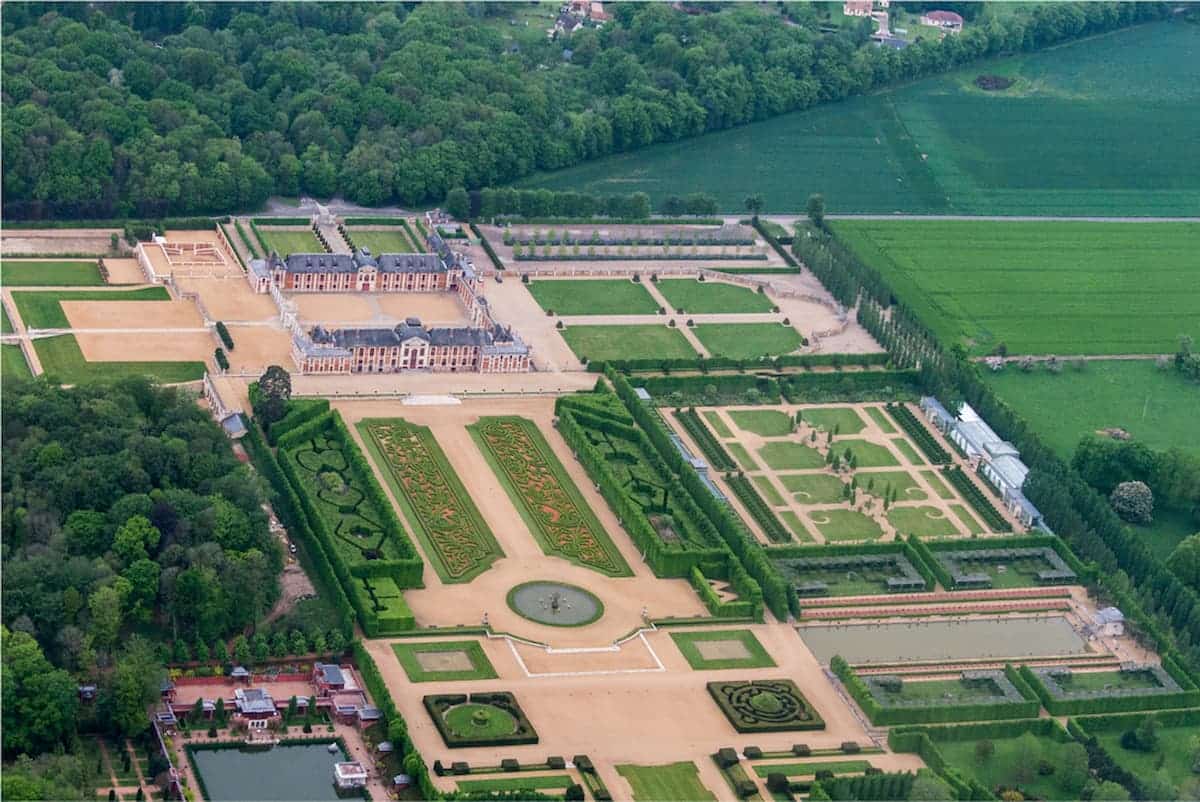 Imagem aérea do Champ de Bataille, a casa mais cara do mundo.