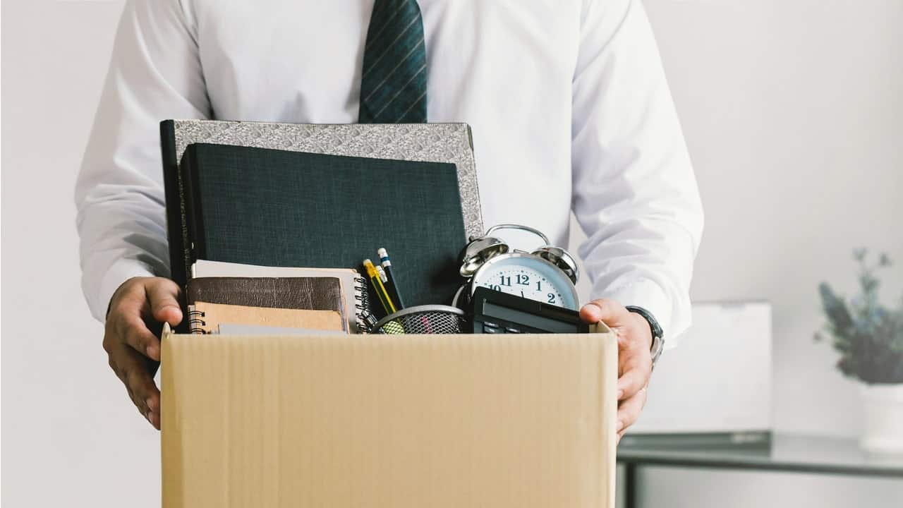 Empregado demitido levando da empresa seus objetos pessoais