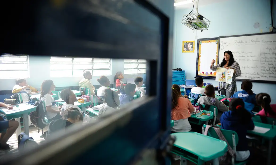 Mensalidade escolar dobro