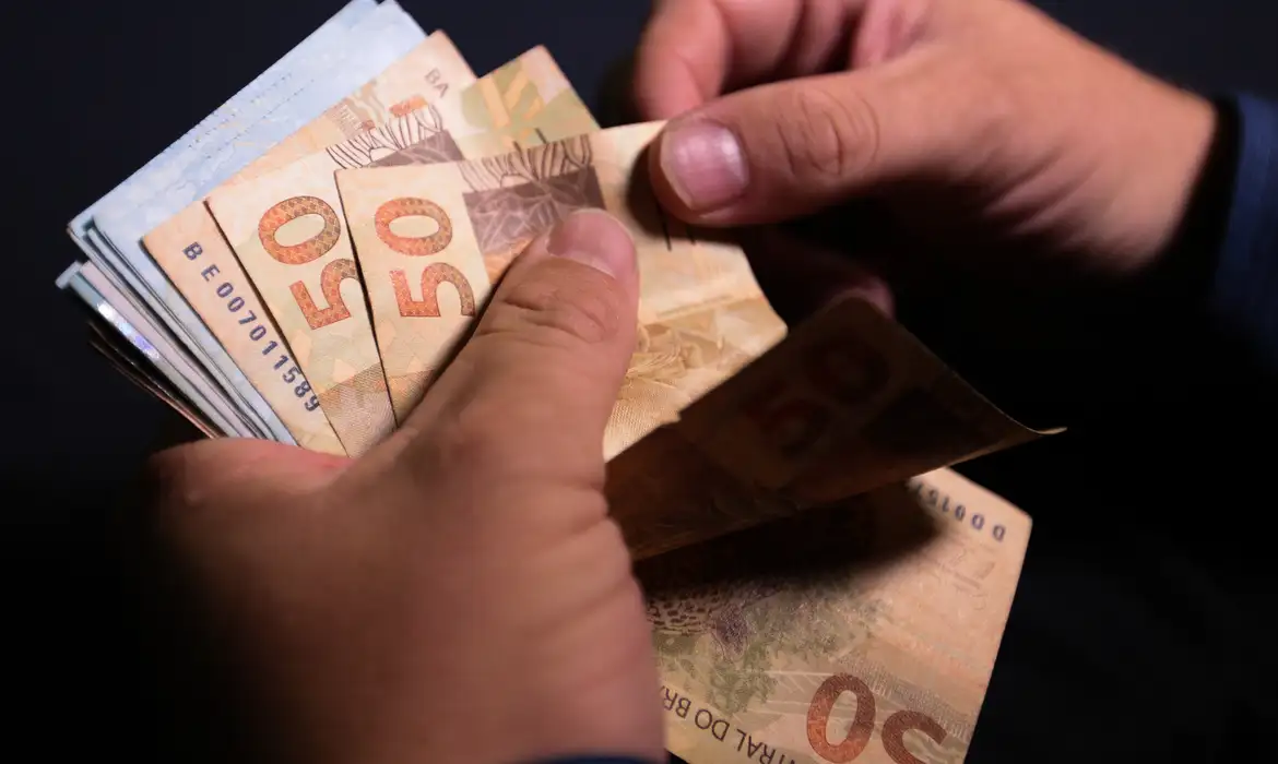 Salário mínimo Bolsa Família