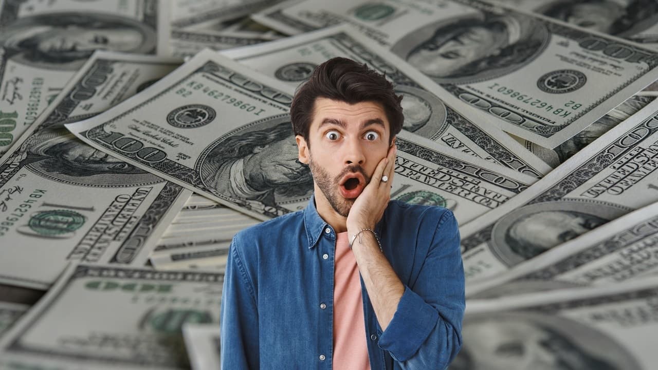 Dólar volta a retomar máxima histórica; confira os motivos