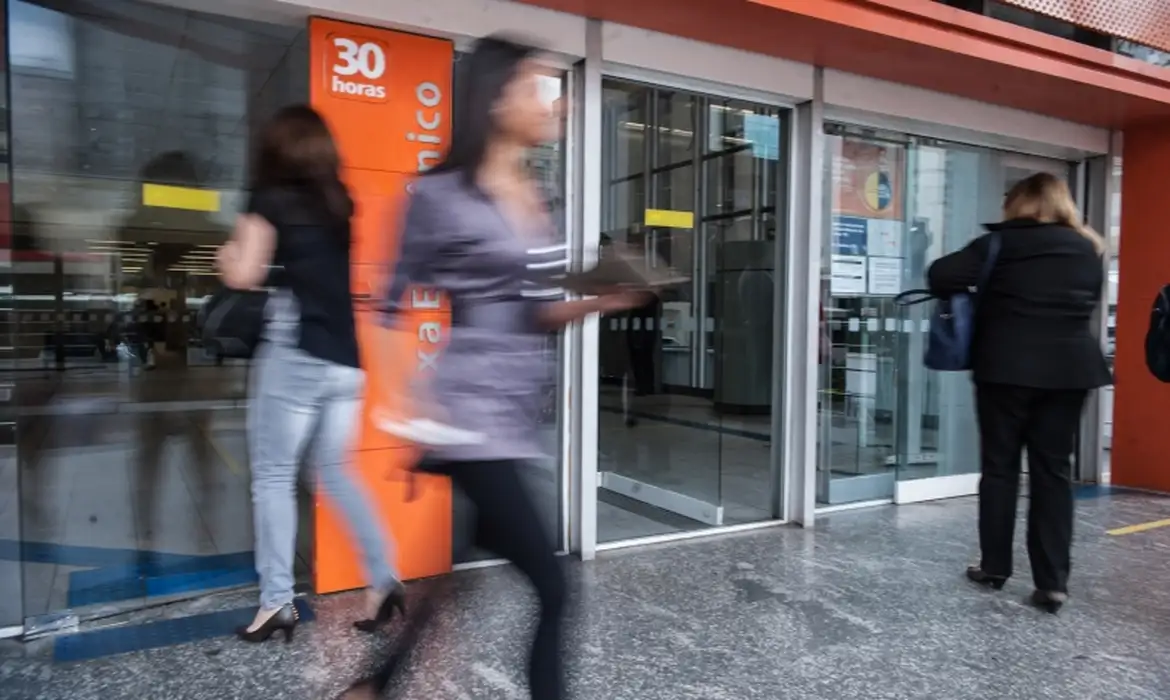 Bancos e Correios: o que abre e fecha no Ano Novo?