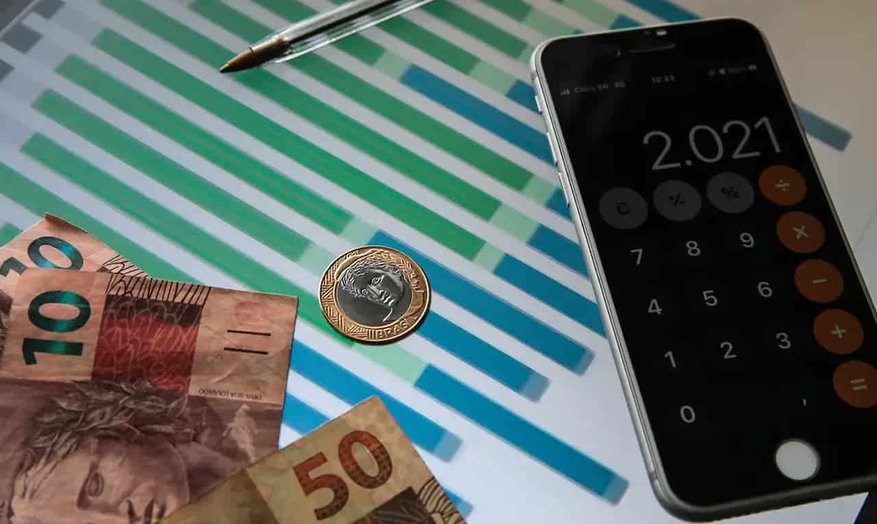 Investir com pouco dinheiro em 2025 crédito