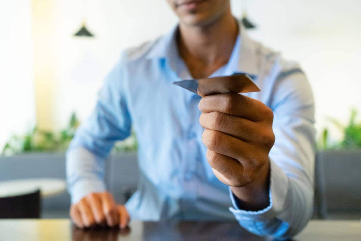 Cuidado: Quem empresta o cartão de crédito poderá cair na malha fina do Imposto de Renda