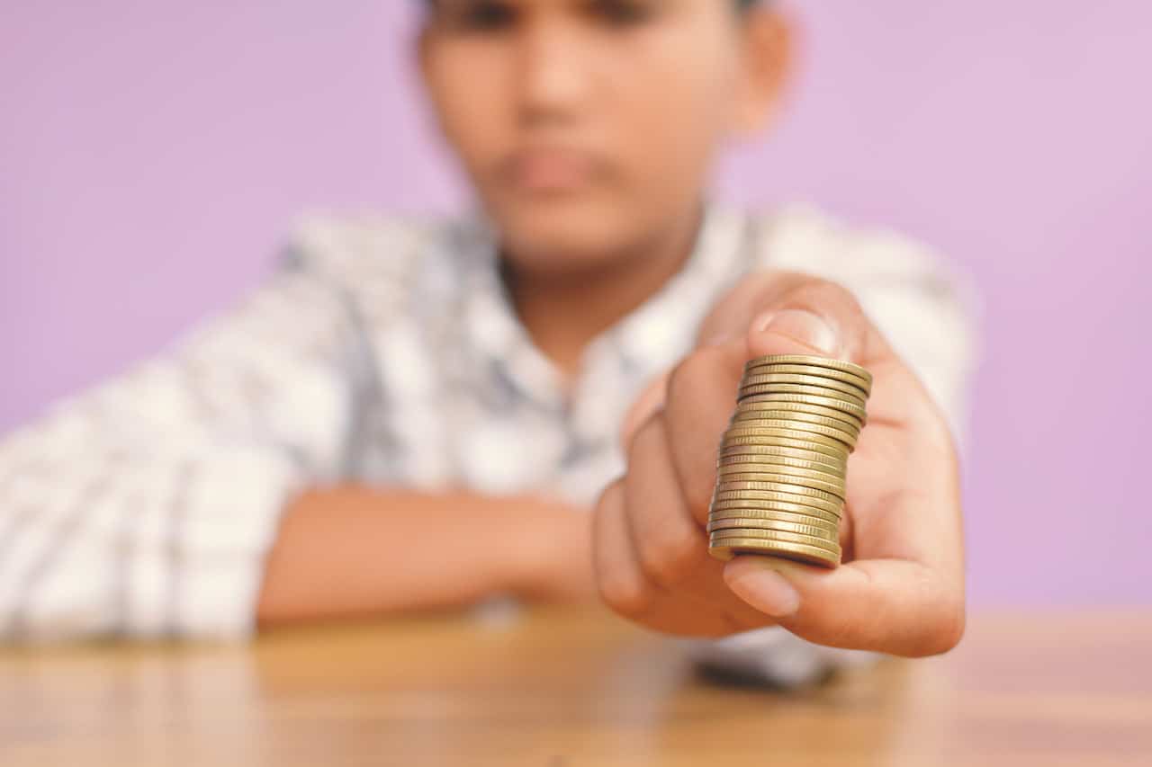 Inspirado no Bolsa Família, país rico cria auxílio de valores surreais