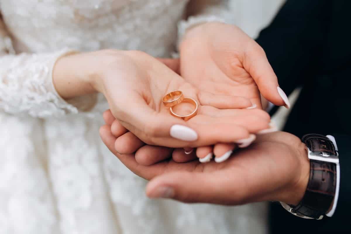 Confira dicas de como conseguir juntar dinheiro para o seu casamento