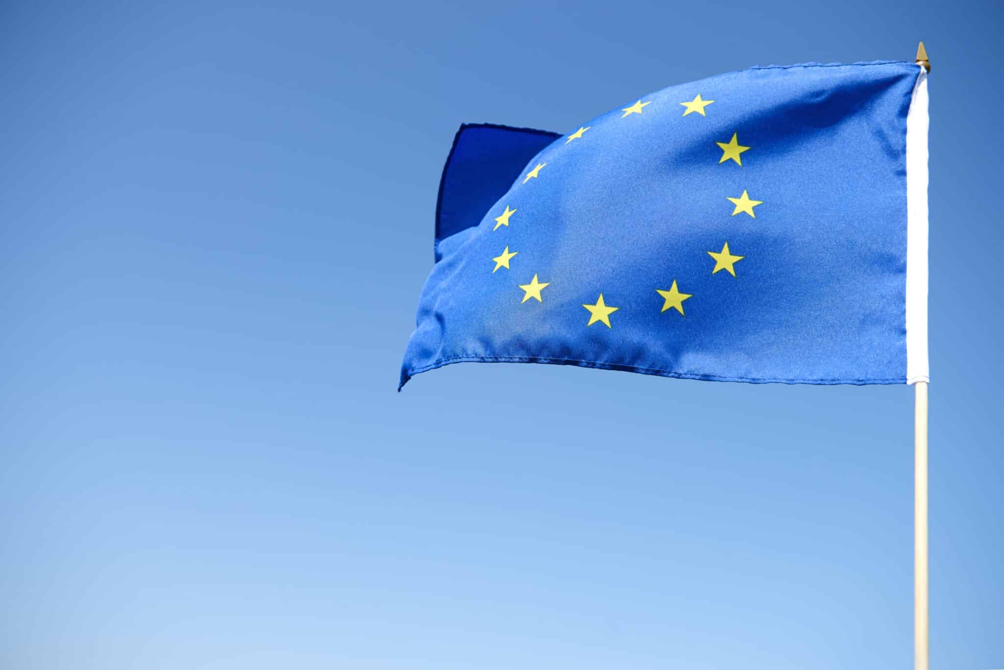 etias UE Zona do euro registra leve alta na atividade industrial em maio de 2025 produção união sistema