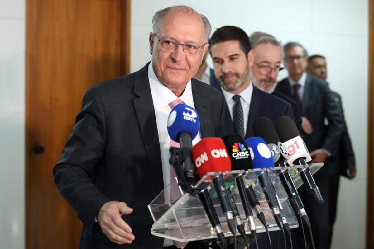 Alckmin elogia Pix e aponta tarifas dos EUA como entrave ao comércio