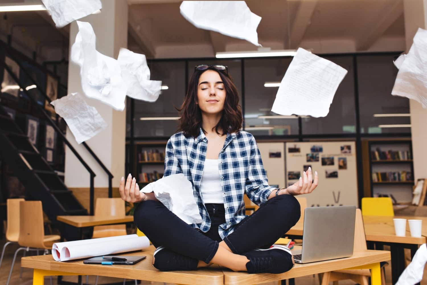 Saúde mental e carreira 5 conselhos para mulheres se cuidarem; veja