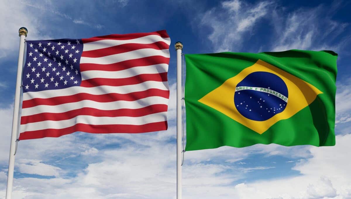 Dólar e bolsa registram alta impulsionada por dados do PIB e conflito na Ucrânia