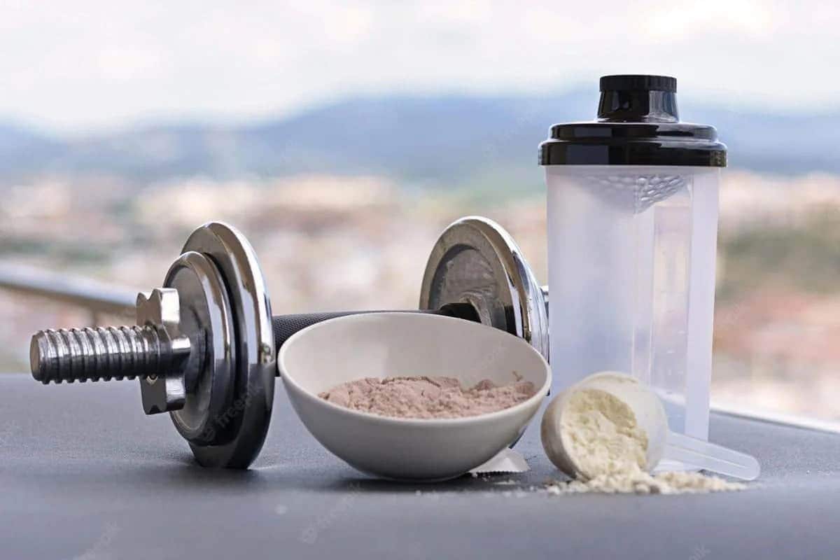 Anvisa suspende venda de suplementos como whey, chá verde, cúrcuma e creatina