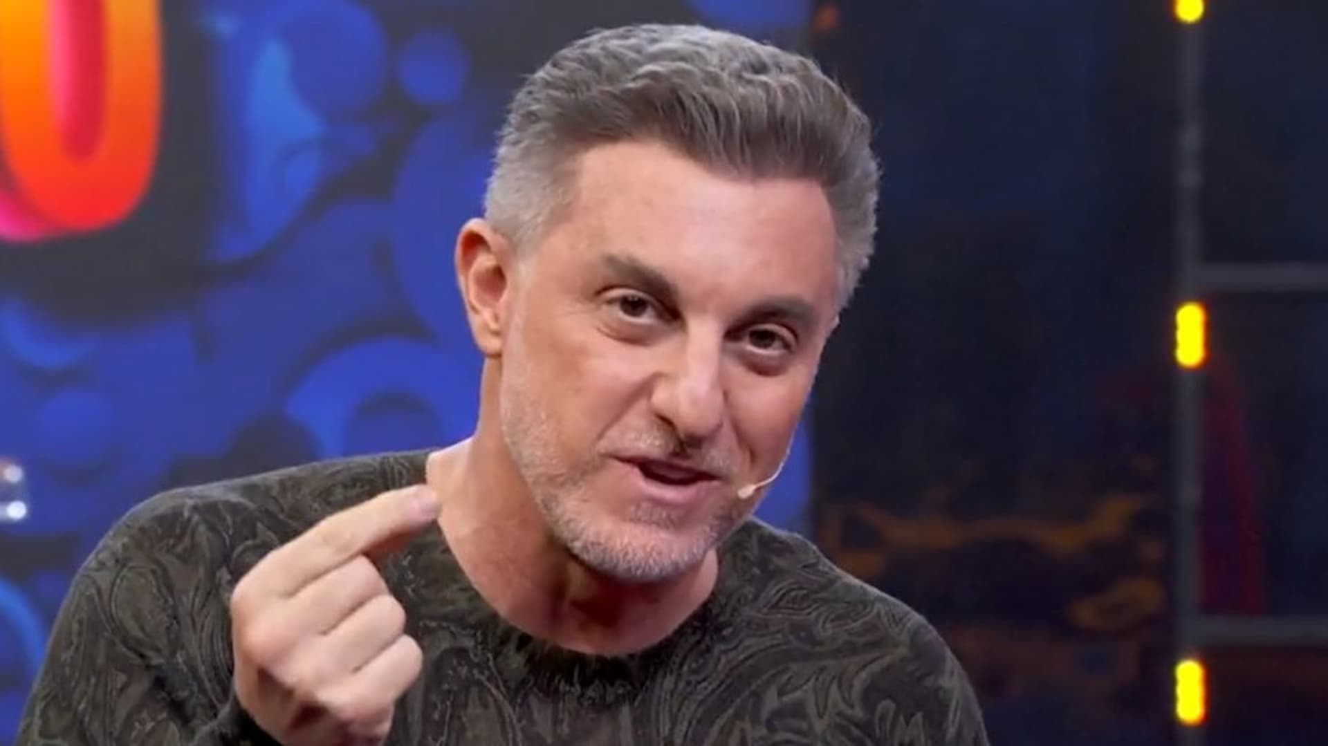 Estudos contestam fala de Luciano Huck sobre dependência do Bolsa Família