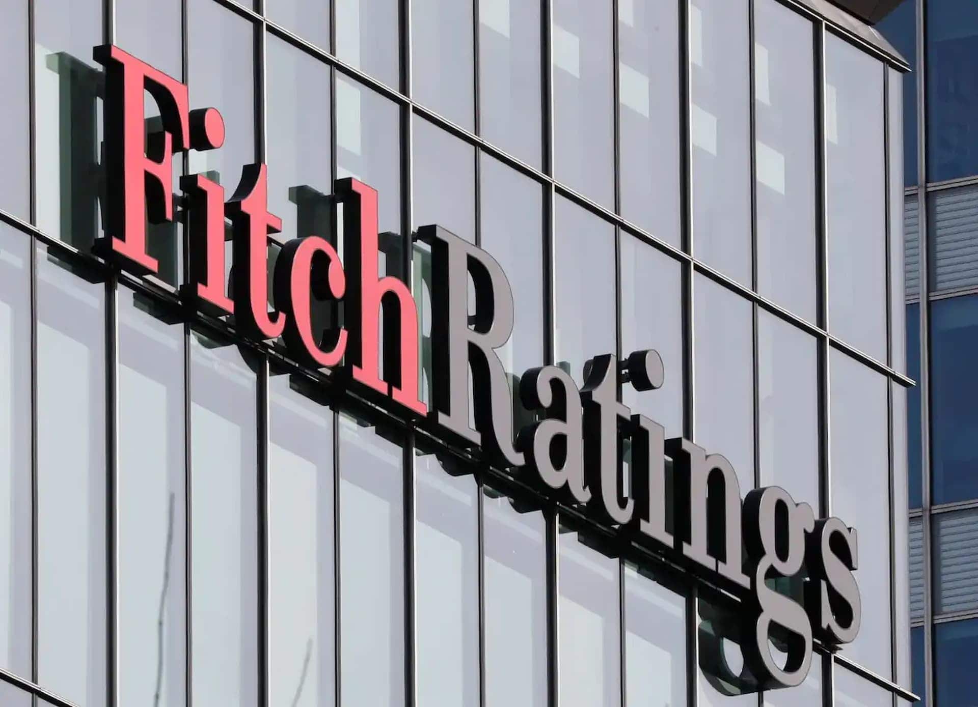 Fitch mantém rating do Brasil a dois níveis do grau de investimento