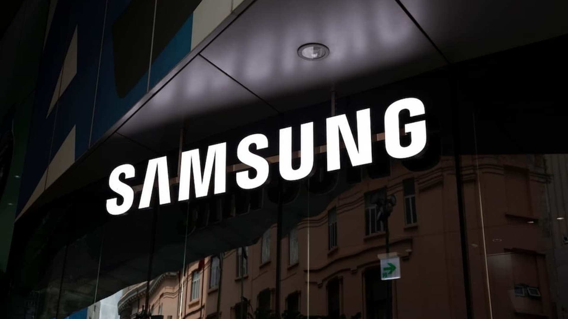 Galaxy S26 impulsiona Samsung e coincide com recuo da Apple no iPhone 17