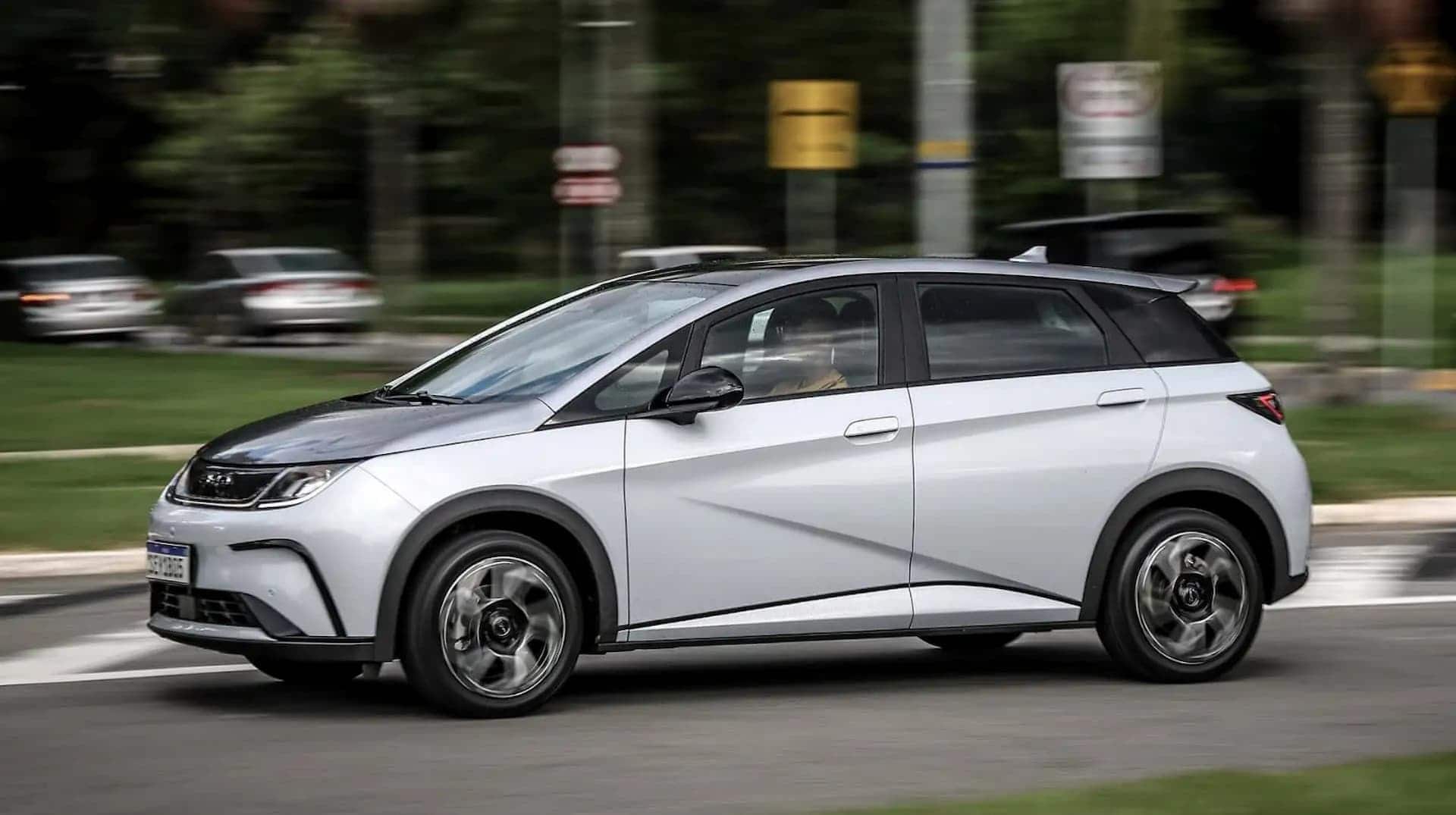 Montadora BYD vende quase 4.700 carros em dois dias