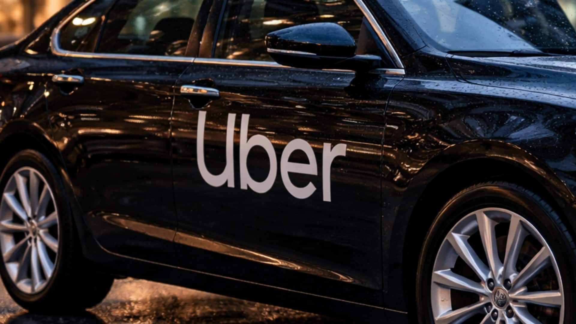 Uber muda cobrança em teste e cria assinatura para motoristas parceiros