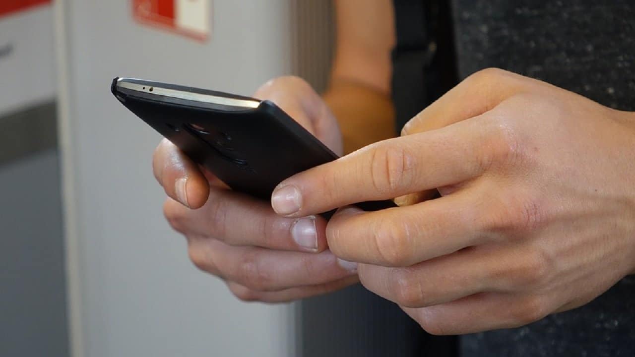 Será que é seguro acessar o App do Nubank e Banco Inter com o Android desatualizado?