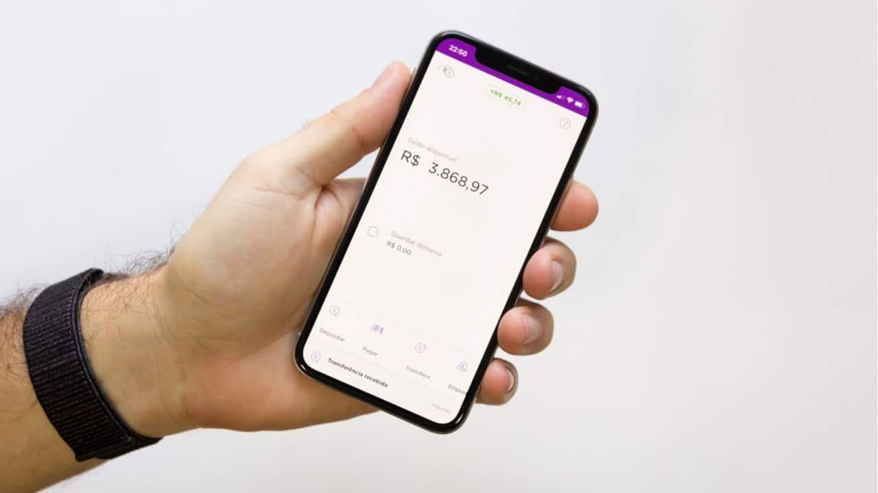 Nubank finalmente começa a aumentar o limite de quem ganhou apenas R$ 50