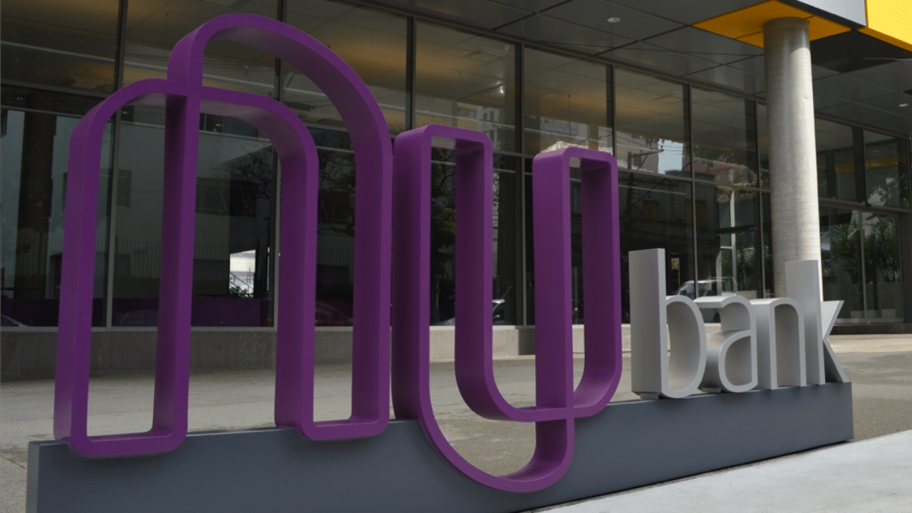 Xô humanos: Robôs do Nubank são quem aprova seu cartão de crédito