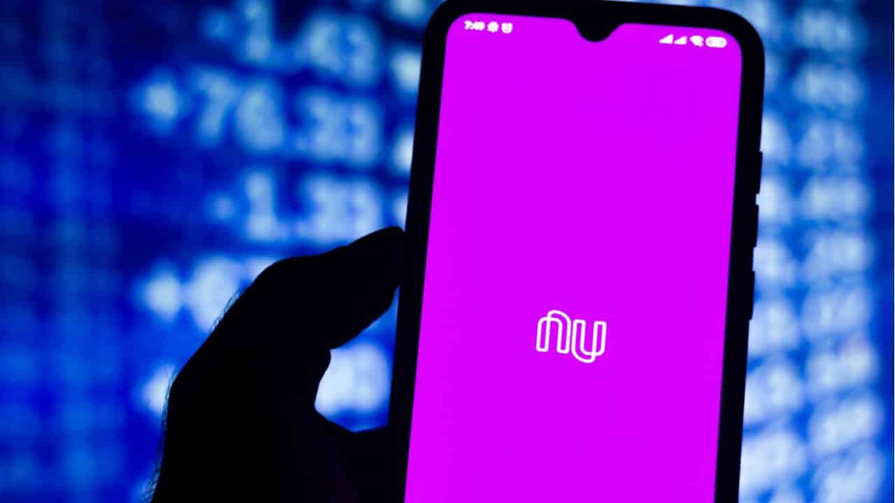 Como o Nubank envia carta à mão até para quem não é cliente?