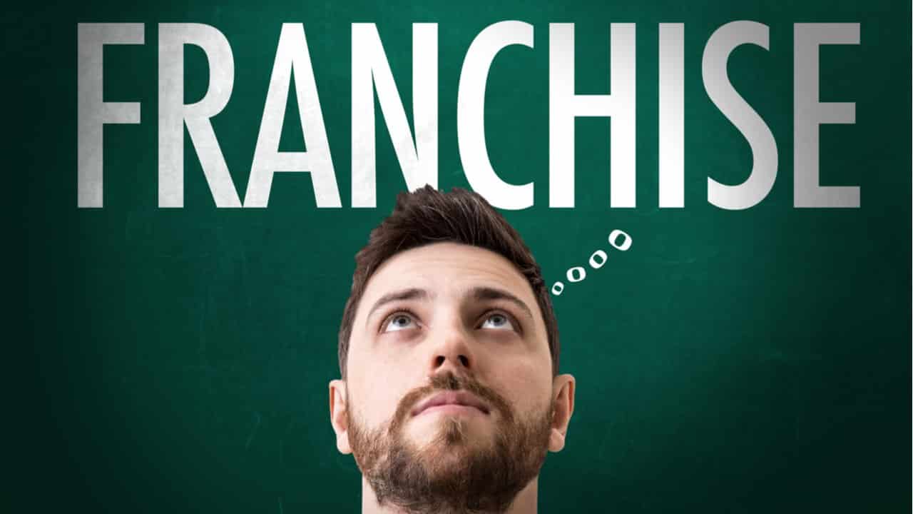 Quem possui uma franquia é considerado empregado do franqueador?