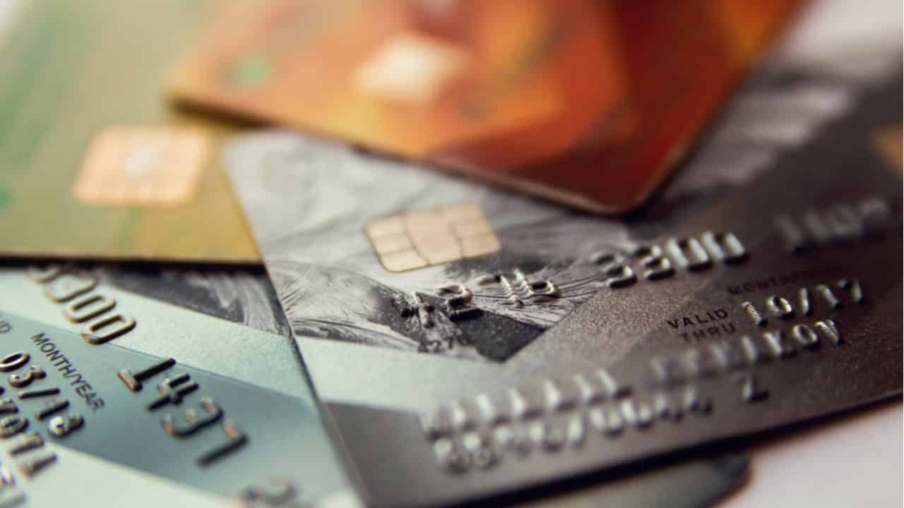 Confira os 3 cartões de crédito sem anuidade mais fáceis de aprovar durante a pandemia