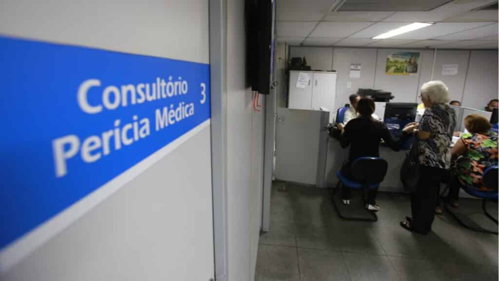 suspensão de pericias do INSS