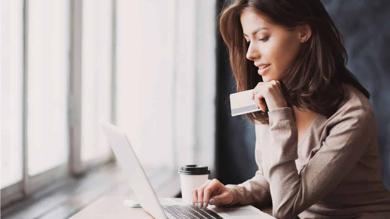 Caixa lança outro cartão de crédito sem anuidade e da bandeira Visa