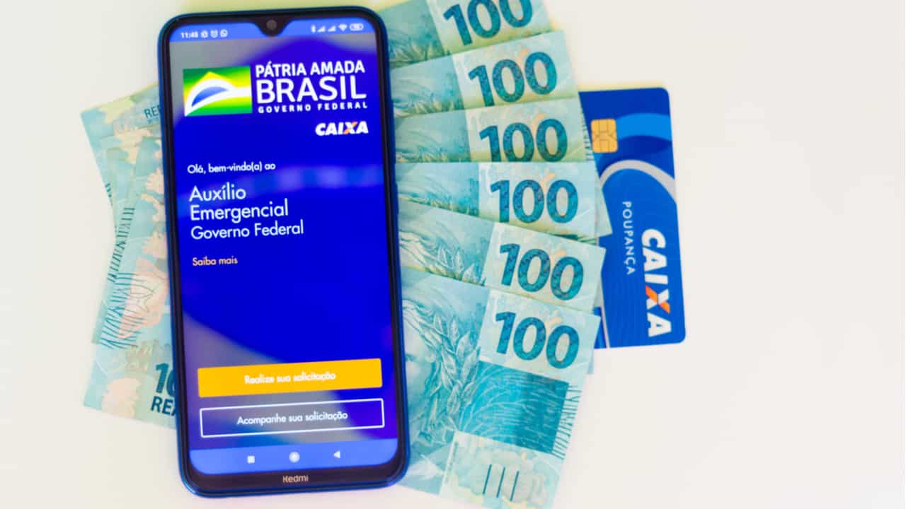 Milhares de beneficiários recebem 3ª parcela do auxílio emergencial hoje