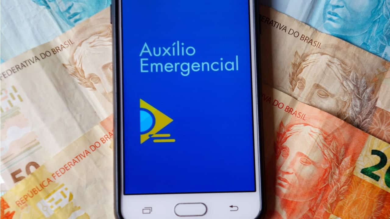 Quase 300 mil servidores públicos receberam Auxílio Emergencial indevidamente
