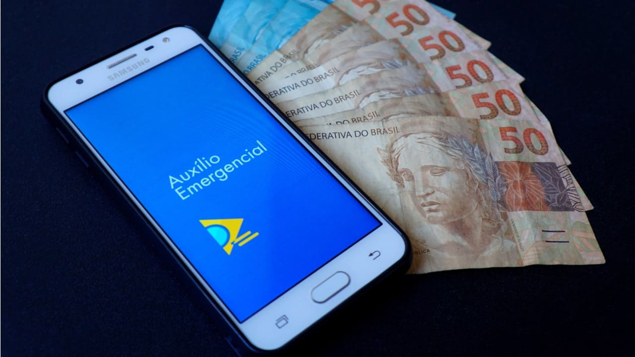 Auxílio de R$ 300: aprovados correm o risco de ficar sem todas as parcelas
