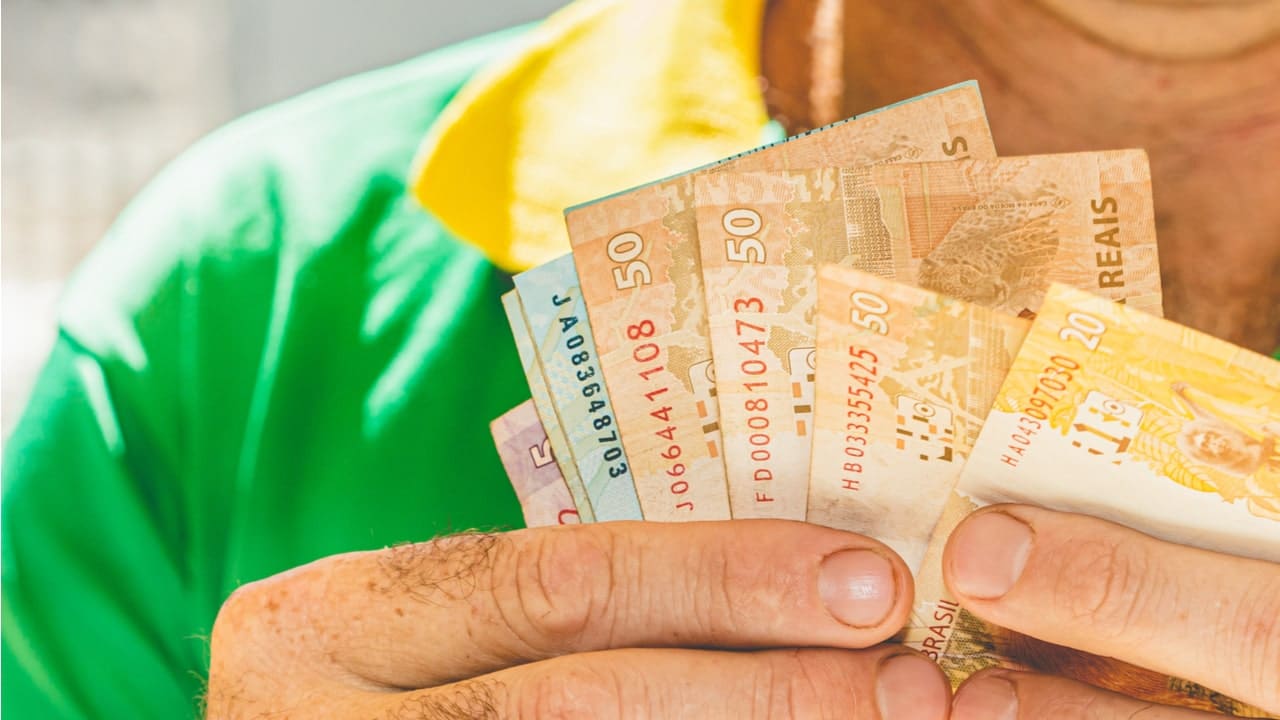 Deputados indicam como financiar o Renda Cidadã, programa que vai substituir o Bolsa Família