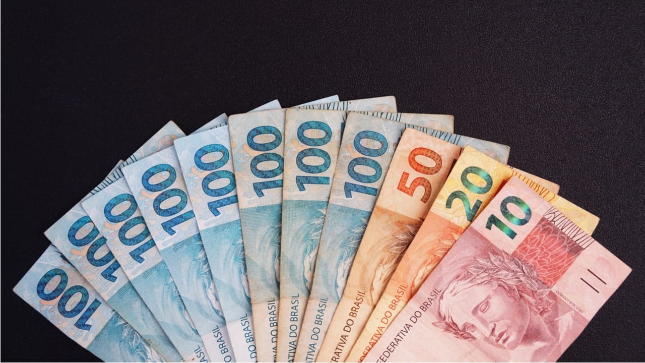 Com cancelamento do Renda Brasil, senador quer criar novo programa de renda