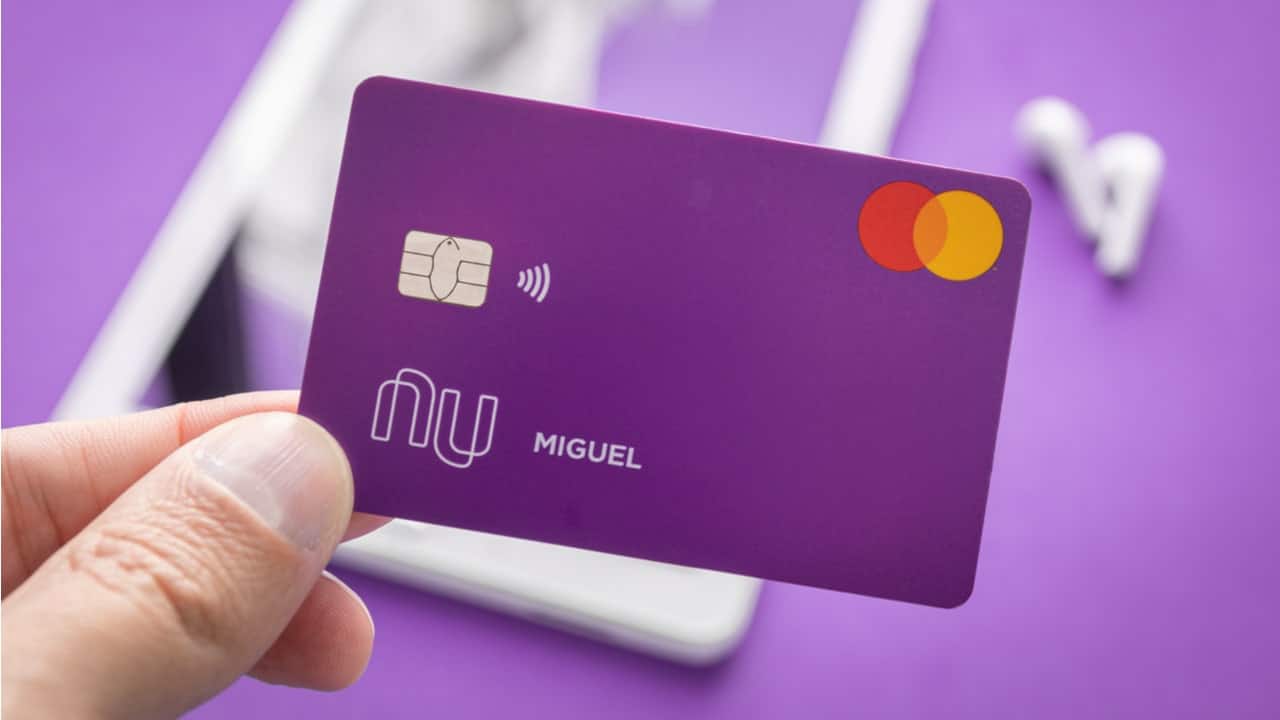 Nubank comenta sobre mudança no limite para pagamento com cartão por aproximação