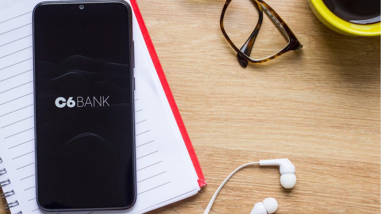 C6 Bank oferece débito automático de cartões de crédito C6 e empresas de serviços em seu app